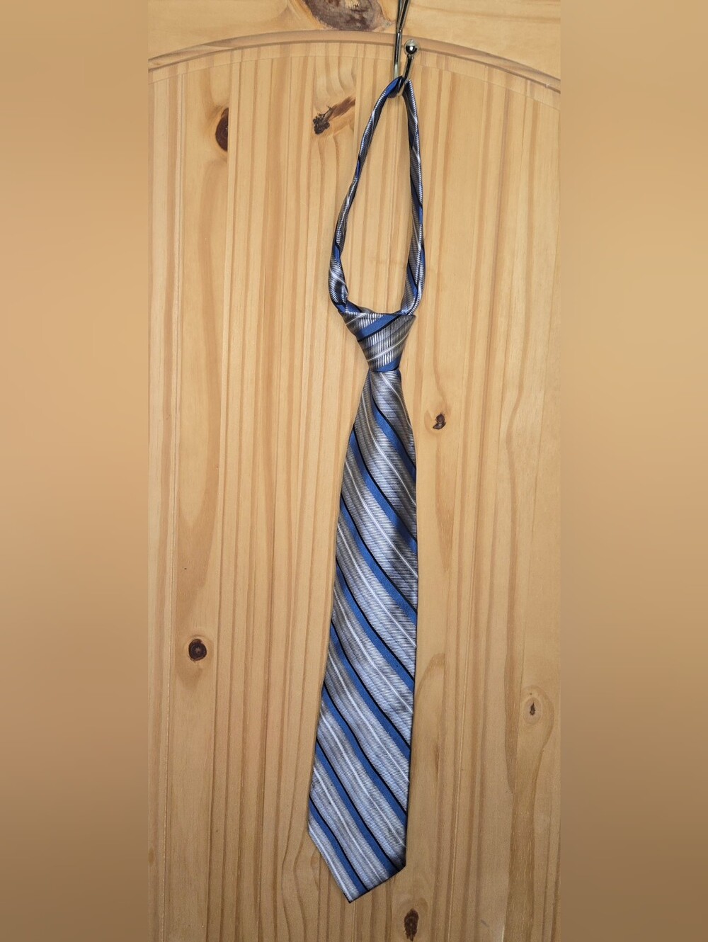 Men’s Silver Gray & Blue Diagonal Stripe Necktie Classic Dress Tie
